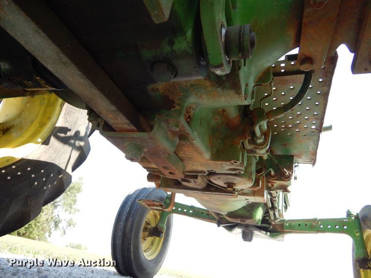 image for item DH6652 1983 John Deere 2150  tractor