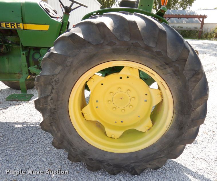 image for item DH6652 1983 John Deere 2150  tractor