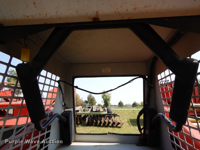 image for item DH6653 Gehl 3310  skid steer loader