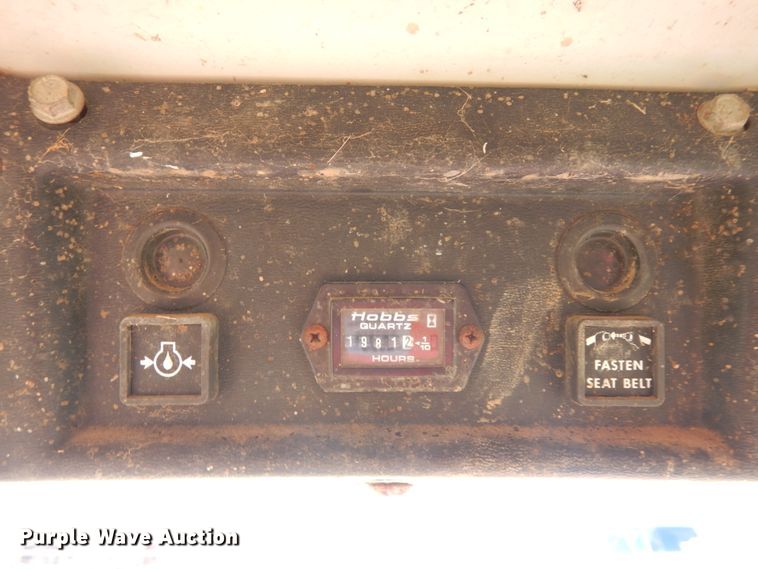 image for item DH6653 Gehl 3310  skid steer loader