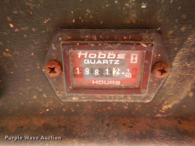 image for item DH6653 Gehl 3310  skid steer loader