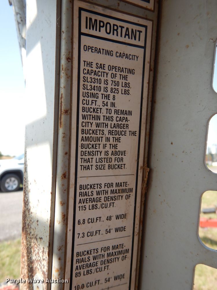 image for item DH6653 Gehl 3310  skid steer loader