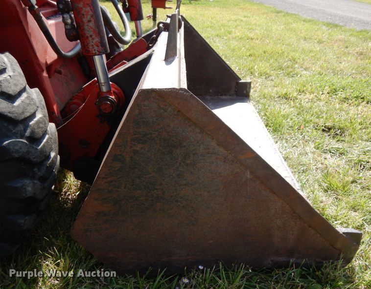 image for item DH6653 Gehl 3310  skid steer loader