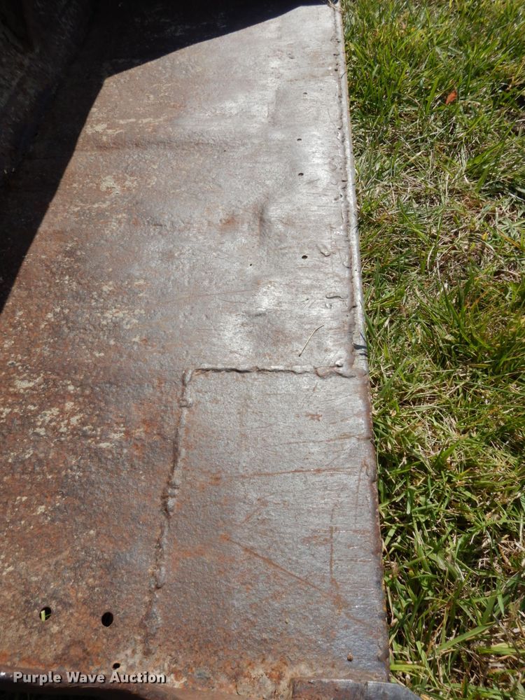 image for item DH6653 Gehl 3310  skid steer loader