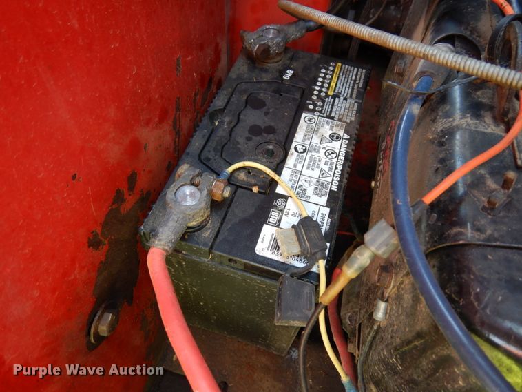 image for item DH6653 Gehl 3310  skid steer loader