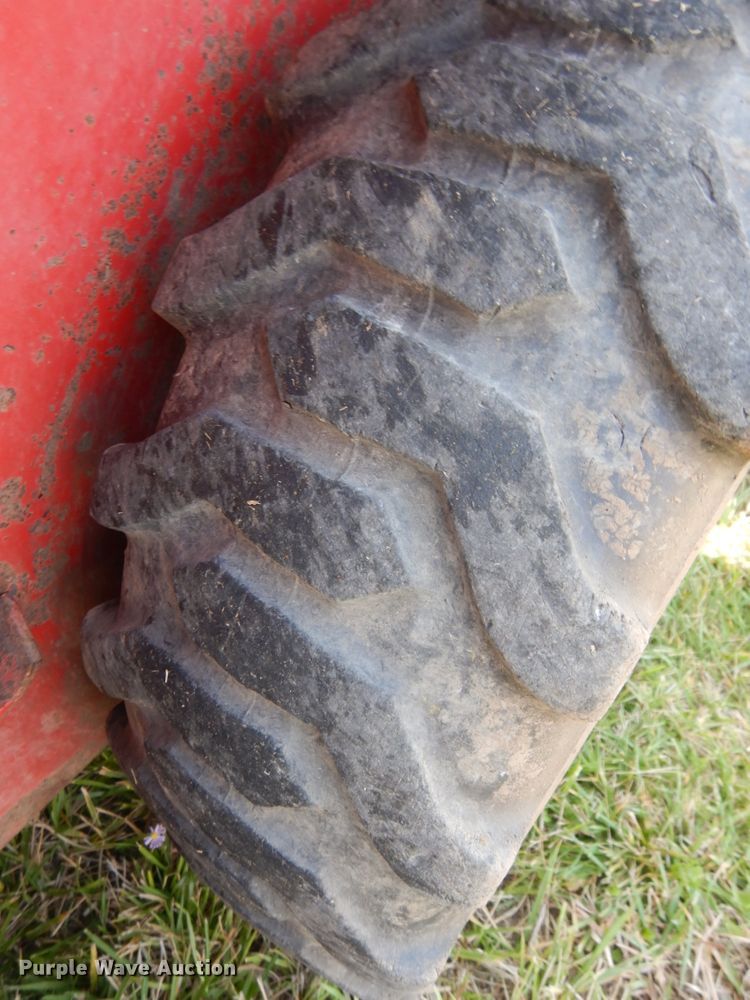 image for item DH6653 Gehl 3310  skid steer loader