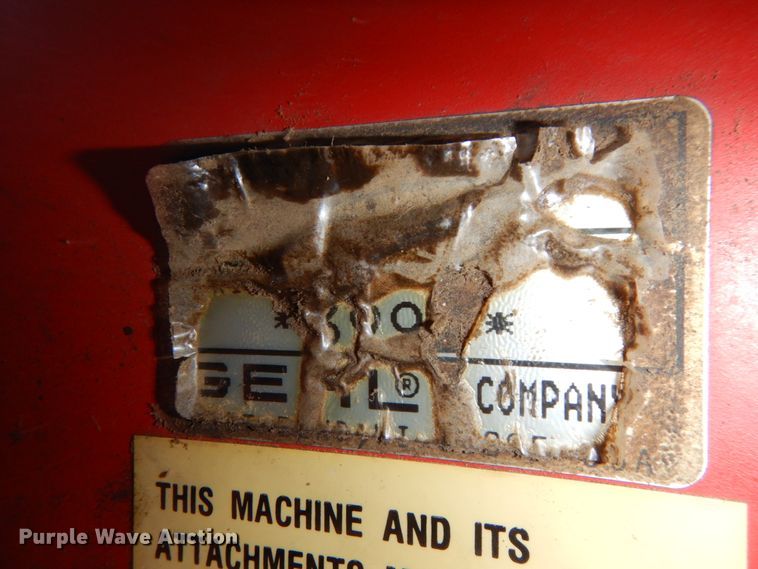 image for item DH6653 Gehl 3310  skid steer loader