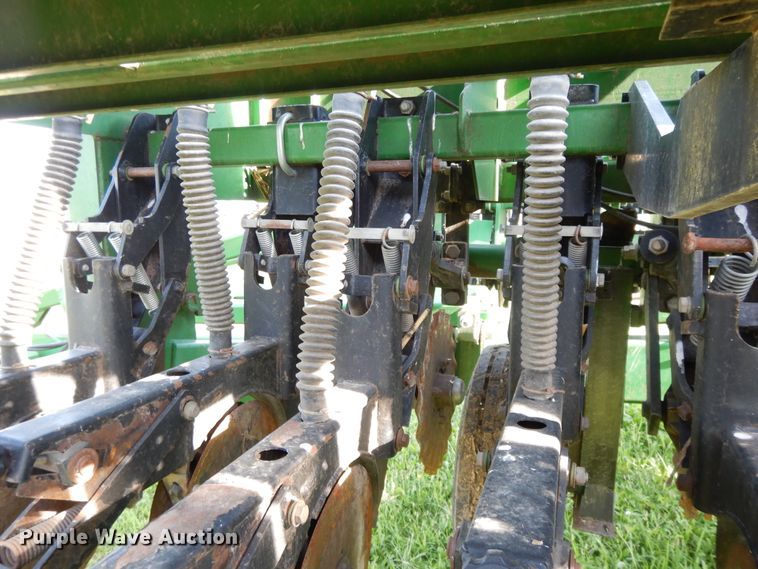 image for item DI7577 Great Plains Solid Stand 30 no-till grain drill
