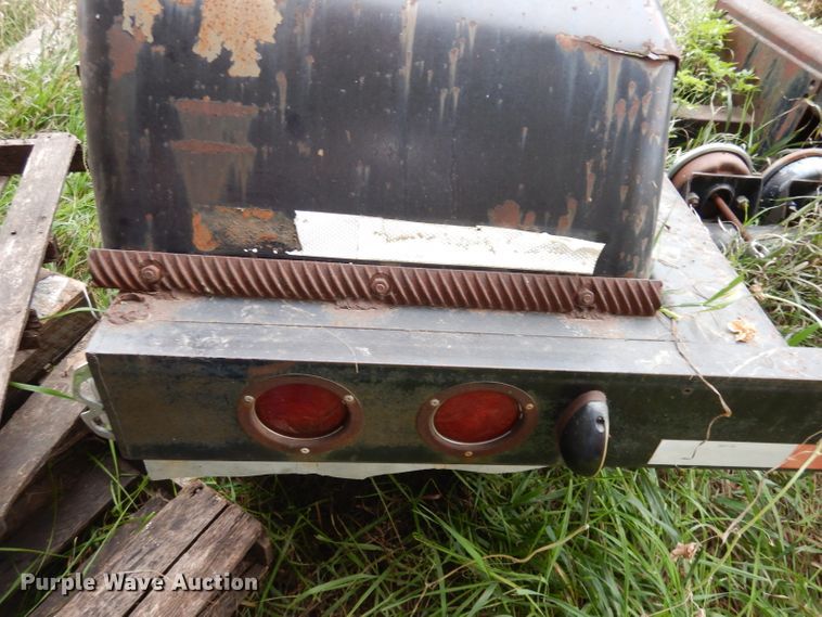 image for item DJ6826 1983 Jantz HDLPS8-12 combine trailer