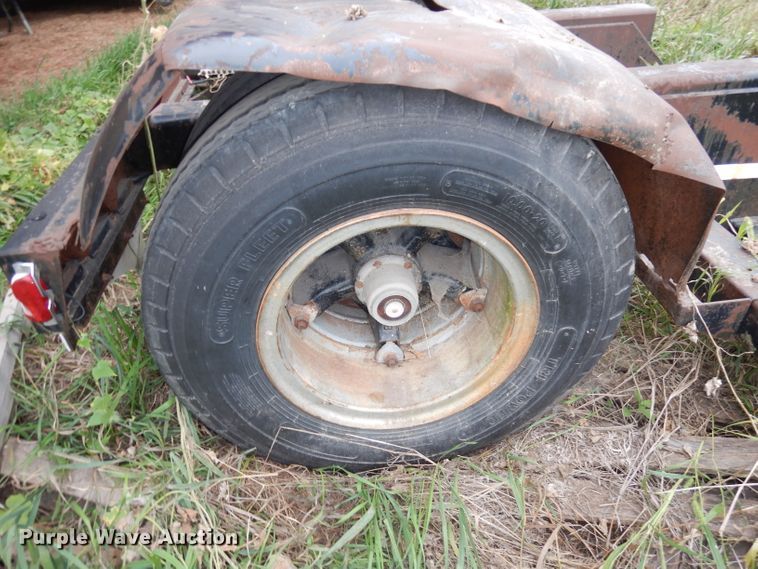 image for item DJ6826 1983 Jantz HDLPS8-12 combine trailer