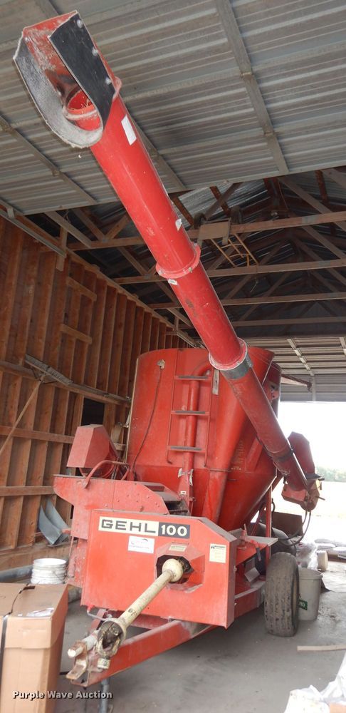 image for item DJ6827 Gehl 100  feed grinder/mixer