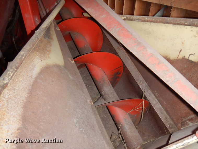 image for item DJ6827 Gehl 100  feed grinder/mixer