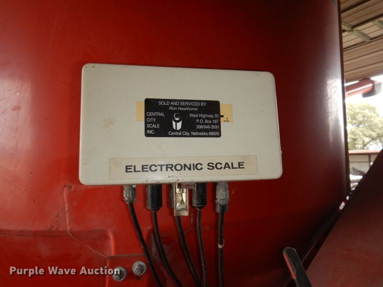 image for item DJ6827 Gehl 100  feed grinder/mixer