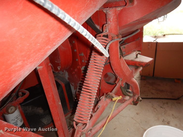 image for item DJ6827 Gehl 100  feed grinder/mixer