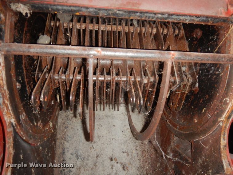 image for item DJ6827 Gehl 100  feed grinder/mixer