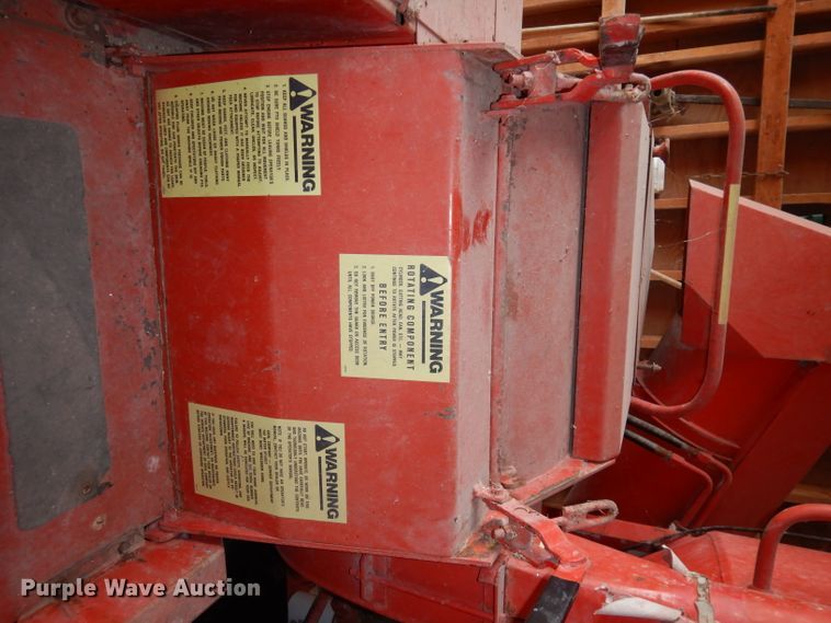 image for item DJ6827 Gehl 100  feed grinder/mixer