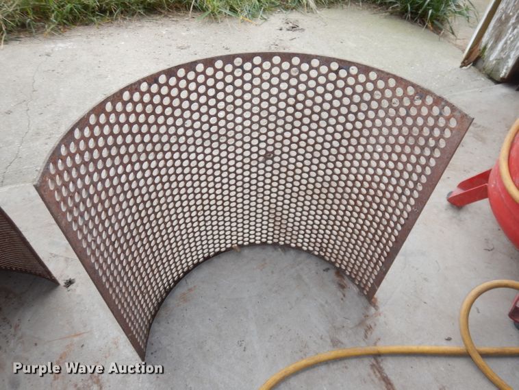 image for item DJ6827 Gehl 100  feed grinder/mixer