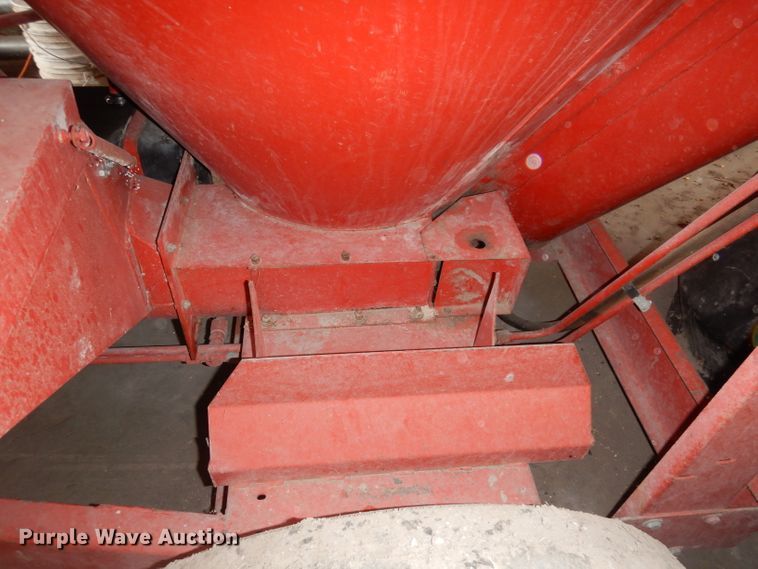 image for item DJ6827 Gehl 100  feed grinder/mixer