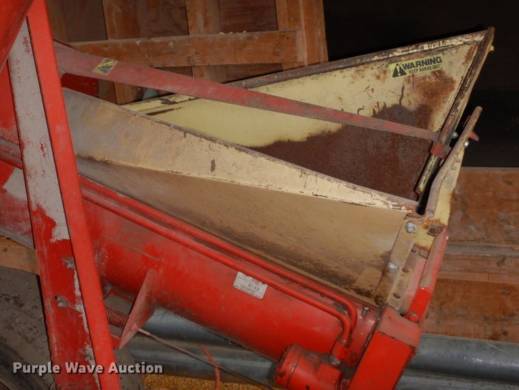 image for item DJ6827 Gehl 100  feed grinder/mixer