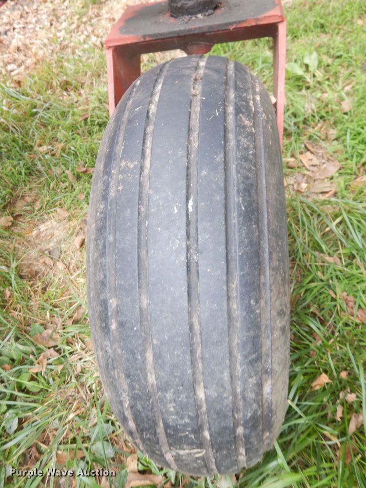 image for item DJ6828 International 8840  windrower