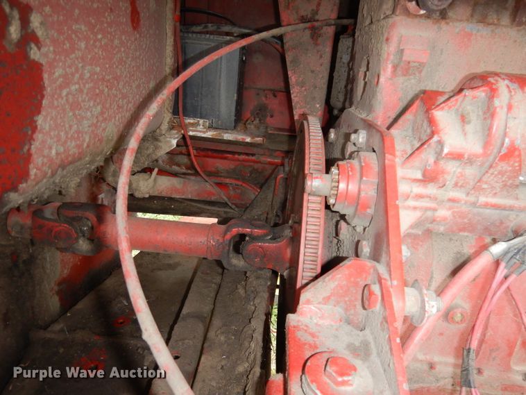 image for item DJ6828 International 8840  windrower