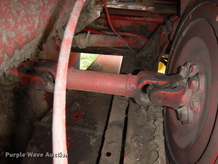 image for item DJ6828 International 8840  windrower