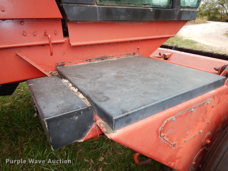 image for item DJ6828 International 8840  windrower