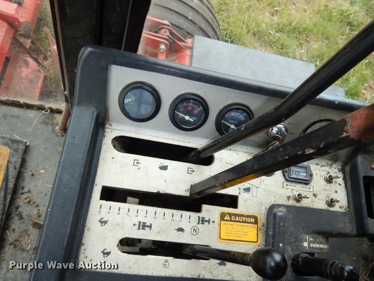 image for item DJ6828 International 8840  windrower