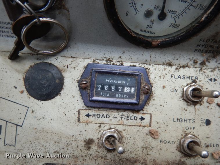 image for item DJ6828 International 8840  windrower