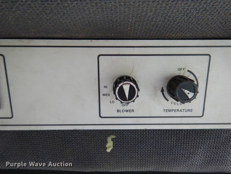 image for item DJ6828 International 8840  windrower