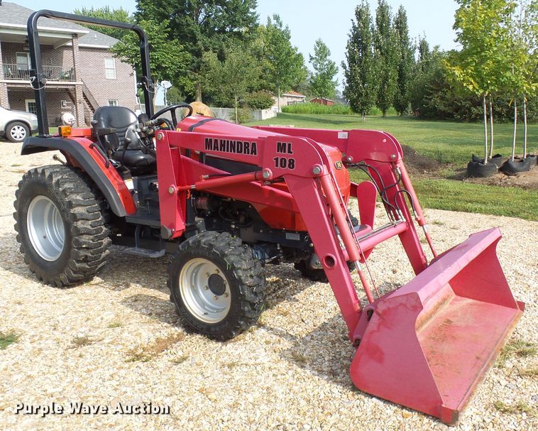 image for item EP9915 2005 Mahindra 2810  MFWD tractor