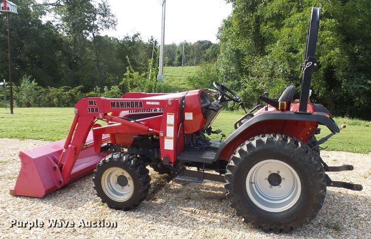 image for item EP9915 2005 Mahindra 2810  MFWD tractor