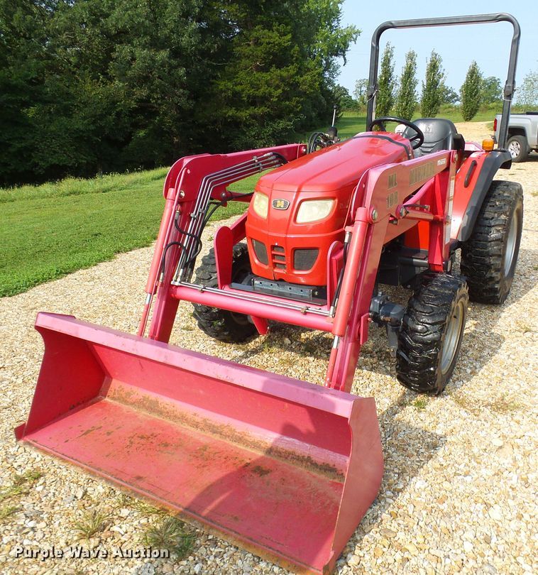 image for item EP9915 2005 Mahindra 2810  MFWD tractor