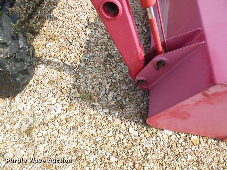 image for item EP9915 2005 Mahindra 2810  MFWD tractor