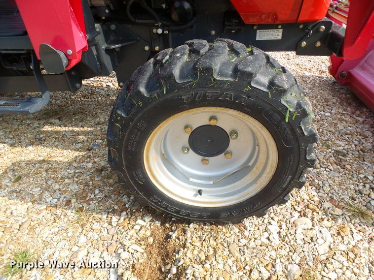 image for item EP9915 2005 Mahindra 2810  MFWD tractor