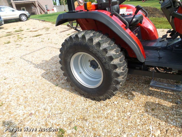 image for item EP9915 2005 Mahindra 2810  MFWD tractor