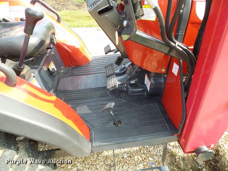 image for item EP9915 2005 Mahindra 2810  MFWD tractor