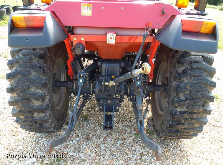 image for item EP9915 2005 Mahindra 2810  MFWD tractor