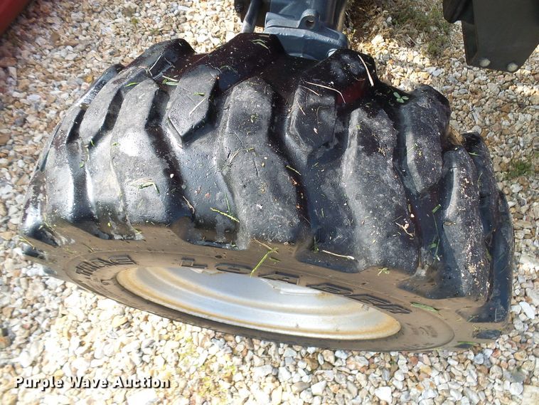 image for item EP9915 2005 Mahindra 2810  MFWD tractor