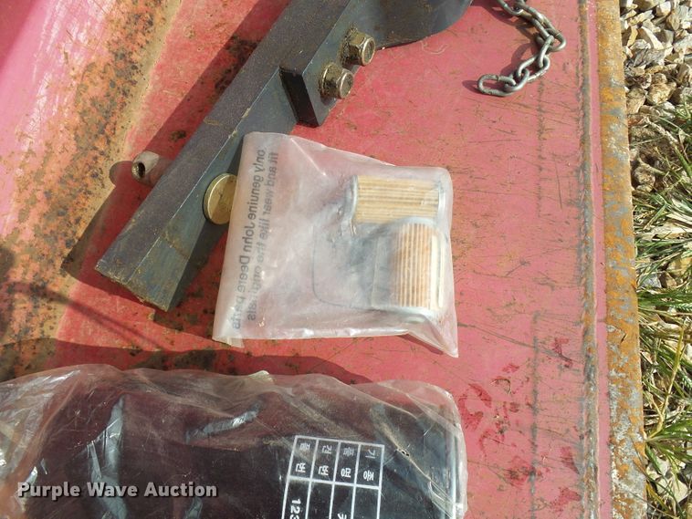 image for item EP9915 2005 Mahindra 2810  MFWD tractor