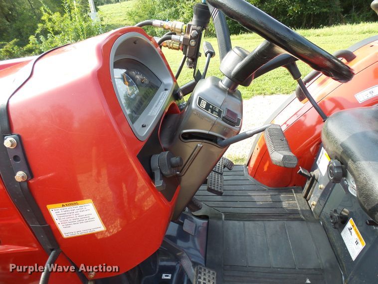 image for item EP9915 2005 Mahindra 2810  MFWD tractor