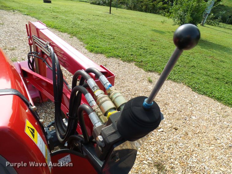 image for item EP9915 2005 Mahindra 2810  MFWD tractor