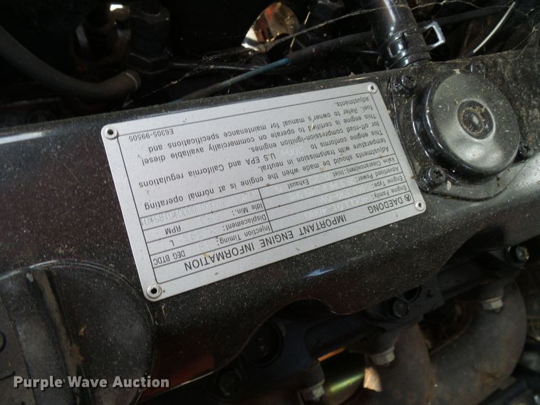 image for item EP9915 2005 Mahindra 2810  MFWD tractor