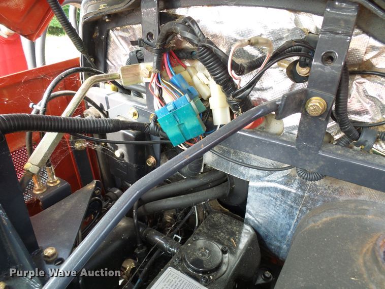 image for item EP9915 2005 Mahindra 2810  MFWD tractor