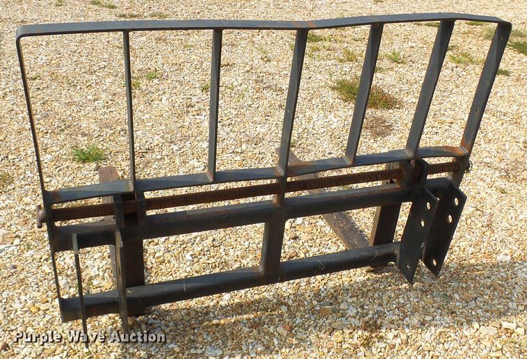 image for item EP9915 2005 Mahindra 2810  MFWD tractor