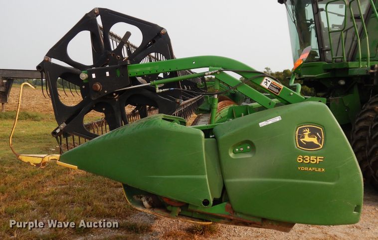 image for item FR9044 2007 John Deere 635F Hydraflex flex head