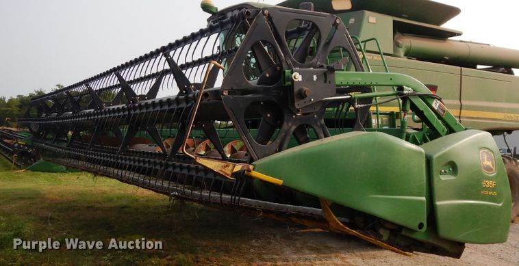 image for item FR9045 2004 John Deere 635F Hydraflex flex head