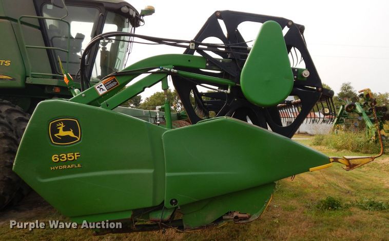 image for item FR9045 2004 John Deere 635F Hydraflex flex head