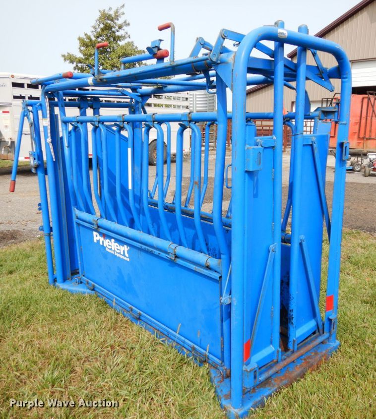 image for item GQ9760 2016 Priefert PRD-01102089 livestock chute