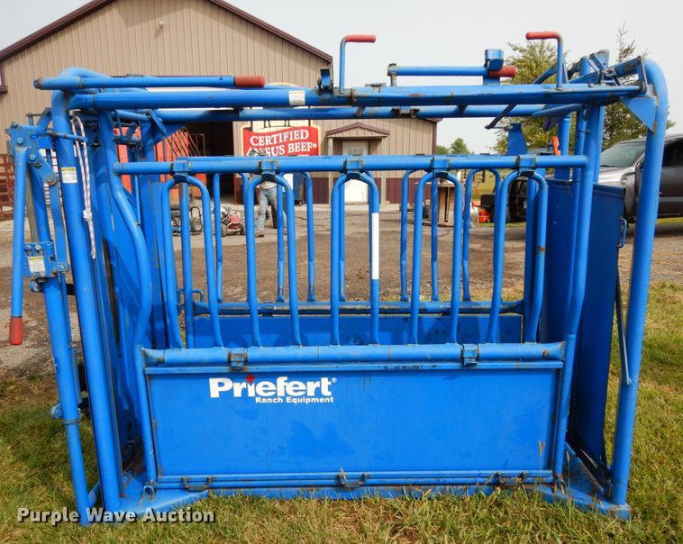 image for item GQ9760 2016 Priefert PRD-01102089 livestock chute